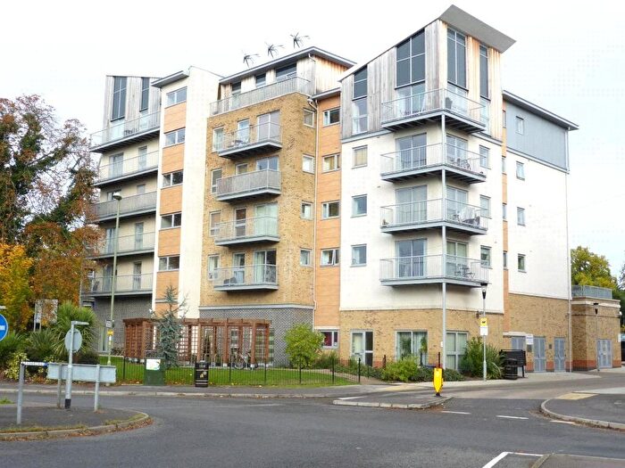 2 Bedroom Flat To Rent In Coombe Way, Farnborough, Hampshire, GU14