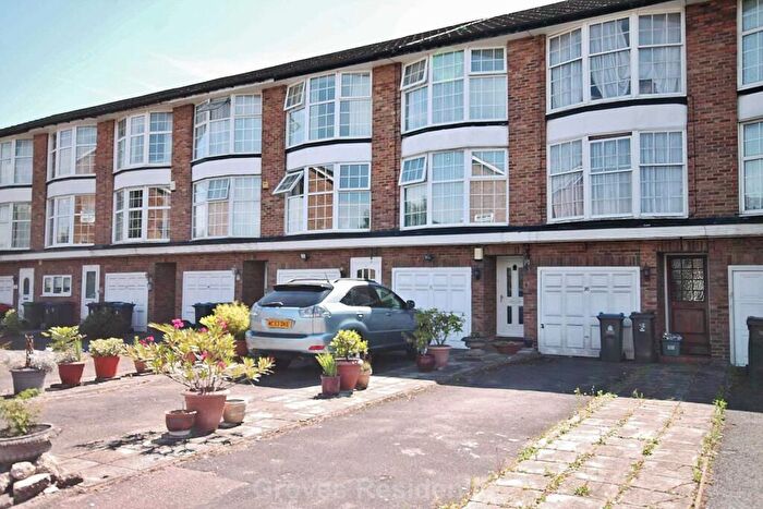 3 Bedroom Terraced House To Rent In St James` Close, New Malden, KT3