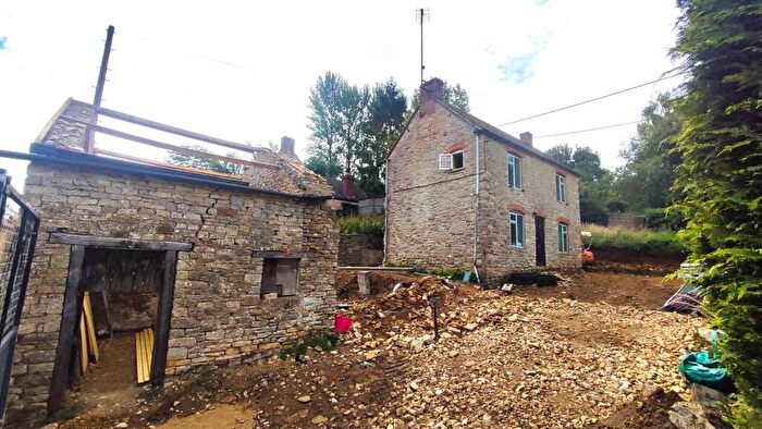3 Bedroom Cottage For Sale In High Street, Finstock, Chipping Norton, OX7