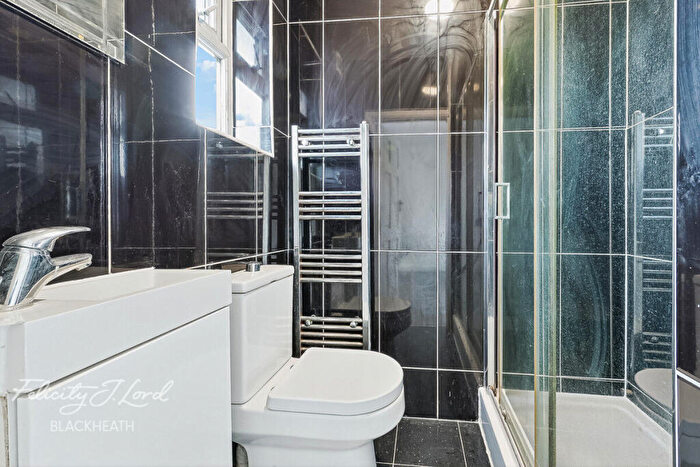 4 Bedroom Semi-Detached House For Sale In Charlton Park Road, London, SE7