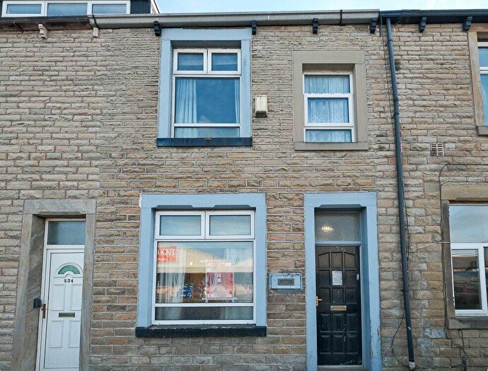3 Bedroom Terraced House To Rent In Gannow Lane, Burnley, Lancashire, BB12