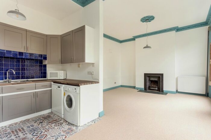 1 Bedroom Flat To Rent In Liverpool Road, London, N7