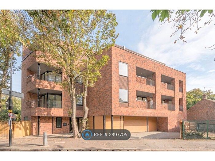 2 Bedroom Flat To Rent In Sycamores, Kenley, CR8