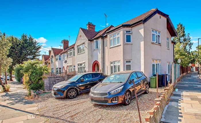2 Bedroom End Of Terrace House For Sale In Melville Avenue, Greenford, UB6