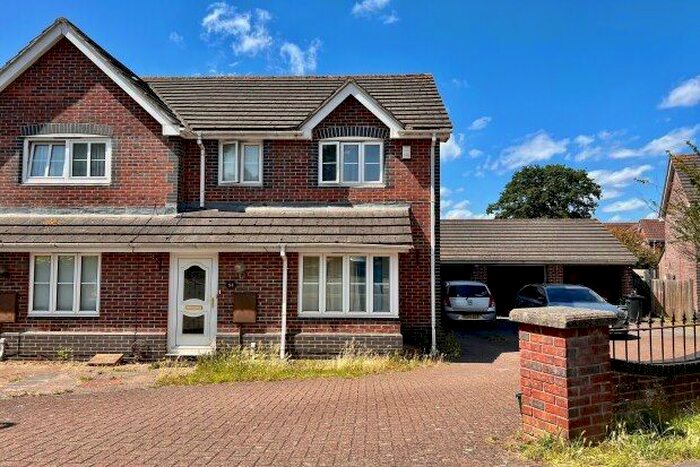 3 Bedroom Terraced House To Rent In Emerson Way, Bristol, BS16