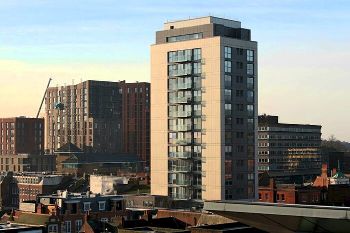 2 Bedroom Flat To Rent In Queen Street, Maidenhead, Berkshire, SL6