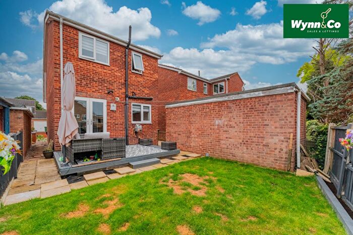 3 Bedroom Detached House For Sale In Dovedale Close, Crofton, Wakefield, WF4
