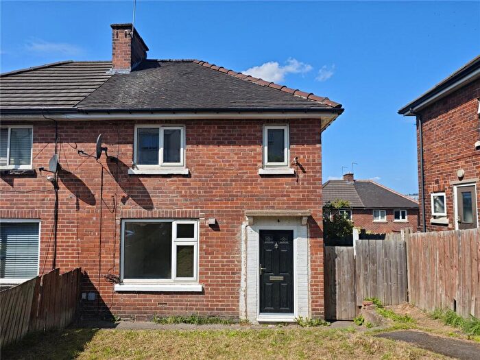 3 Bedroom Semi-Detached House To Rent In Rother View Road, Rotherham, S60