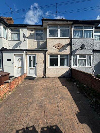 3 Bedroom Terraced House To Rent In First Avenue, Dagenham, RM10