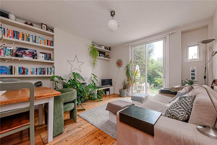 2 Bedroom Apartment To Rent In Bathurst Gardens, London, NW10