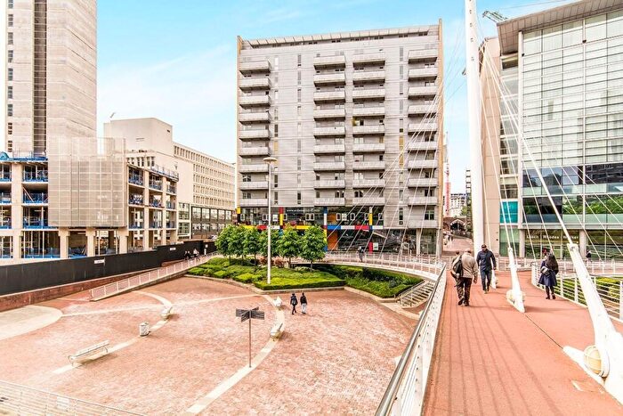 2 Bedroom Apartment To Rent In Dearmans Place, Salford, Greater Manchester, M3