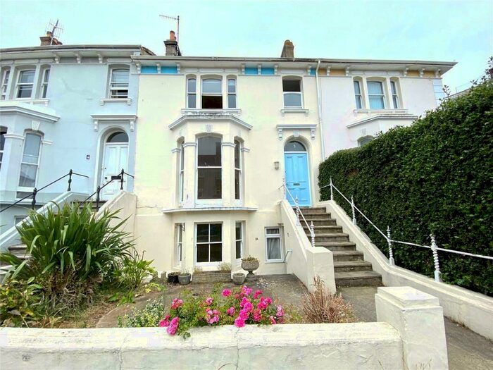 3 Bedroom Apartment To Rent In West Terrace, Eastbourne, BN21