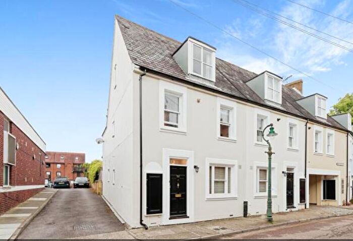 2 Bedroom Maisonette To Rent In Castle Row, Canterbury, CT1