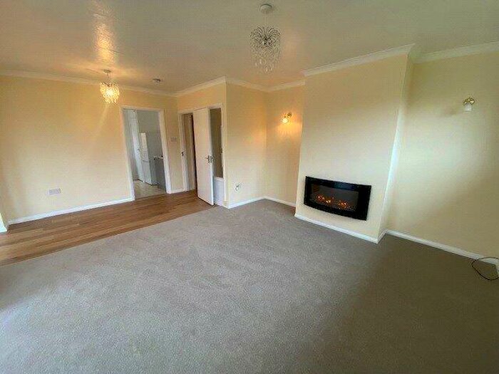 2 Bedroom Bungalow To Rent In Gorse Way, Hartley, Longfield, Kent, DA3