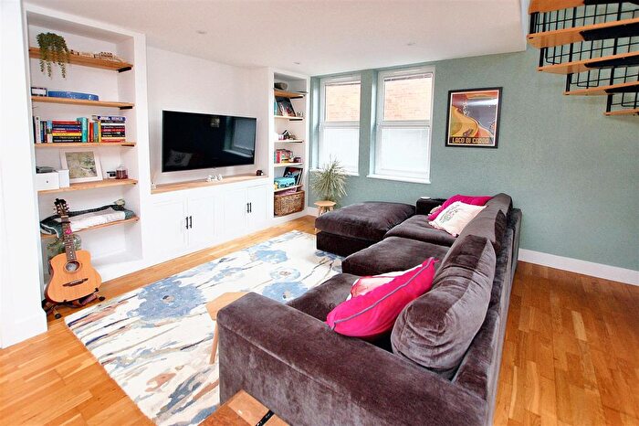 2 Bedroom Flat To Rent In Calverley Street, Tunbridge Wells, TN1