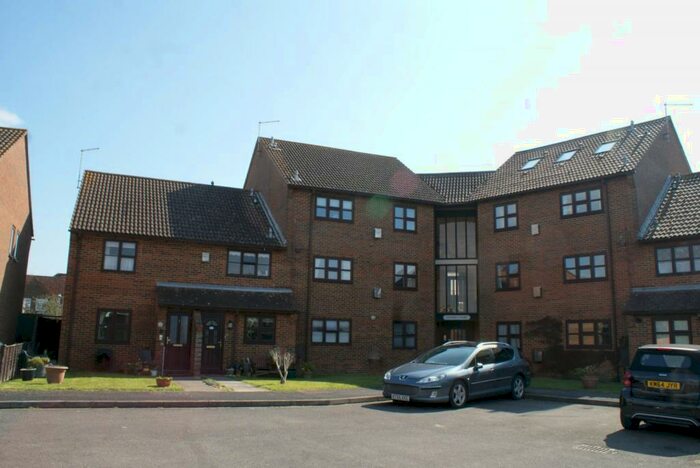 2 Bedroom Apartment To Rent In Lynden Court, Hayling Island, PO11