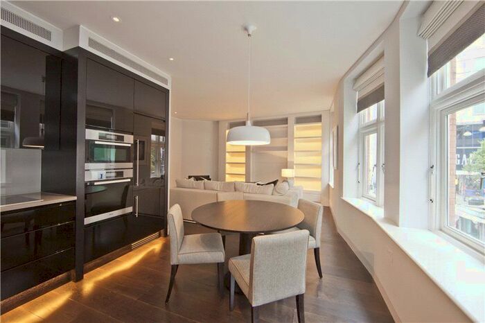 2 Bedroom Flat To Rent In Duke Street, Mayfair, London, W1K