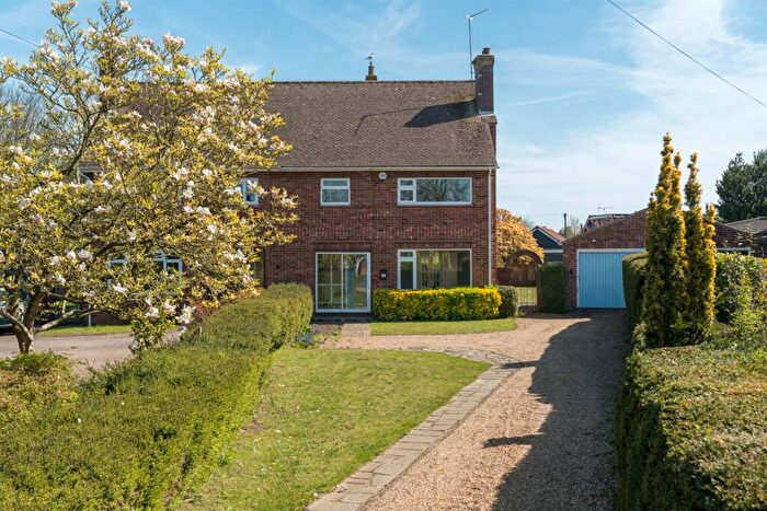 3 Bedroom Semi Detached House For Sale In Westgate Close, Norwich, NR2