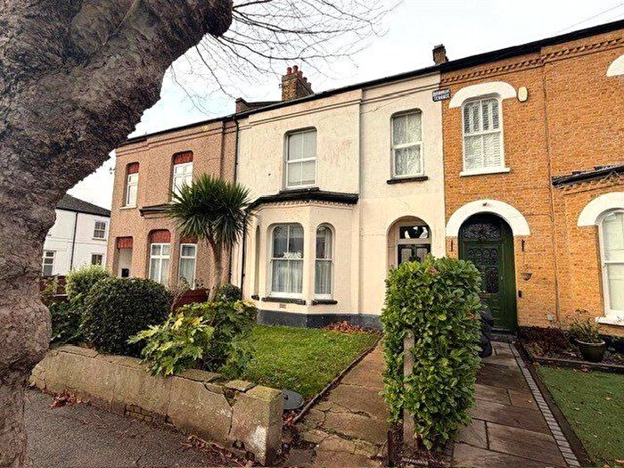 2 Bedroom Flat For Sale In High Street, Shoeburyness, Southend-On-Sea, Essex, SS3