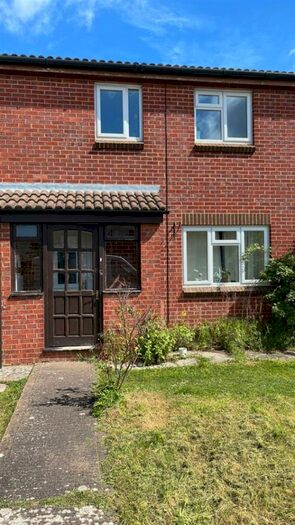 3 Bedroom House To Rent In Gristmill Close Cheltenham, GL51