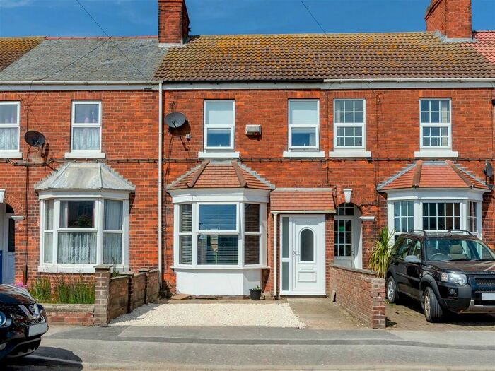 Houses for sale & to rent in HU19 2AT, Hubert Street, South East