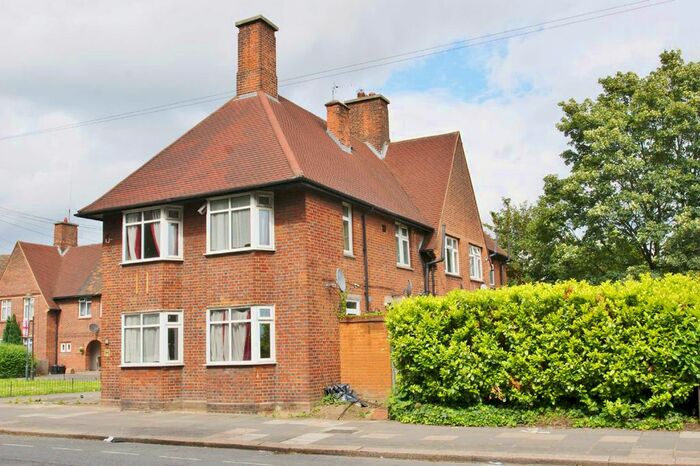 4 Bedroom End Of Terrace House To Rent In Old Oak Common Lane, London W3