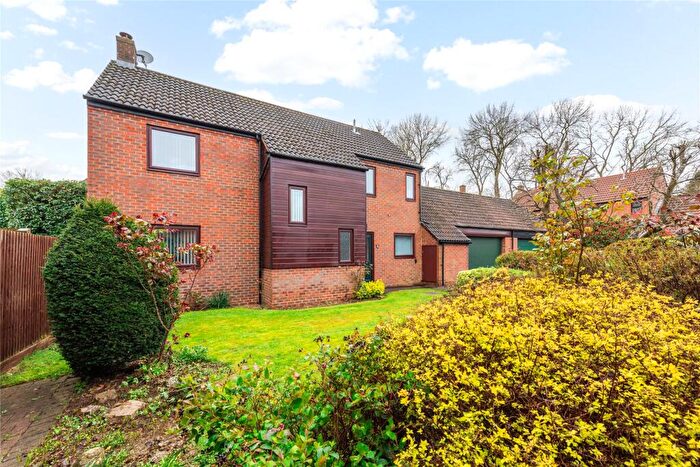 4 Bedroom Detached House For Sale In Parklands, Great Linford, Milton Keynes, Buckinghamshire, MK14