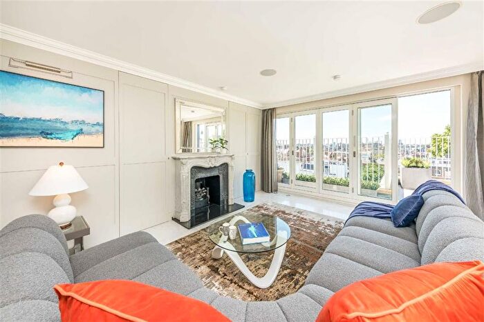 3 Bedroom Flat To Rent In Beaufort Gardens, London, SW3