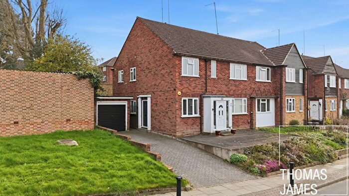 2 Bedroom Maisonette For Sale In Byland Close, London, N21