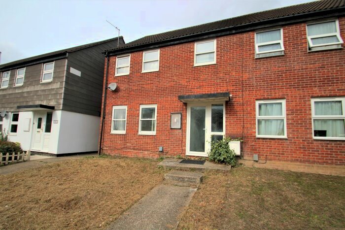 4 Bedroom Semi-Detached House To Rent In Avon Way, Colchester, CO4