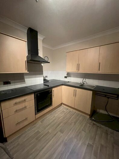 2 Bedroom Flat To Rent In Walsall Road, Walsall, West Midlands, WS6