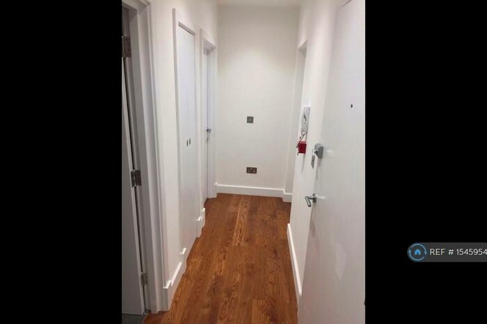 2 Bedroom Flat To Rent In Amwell Street, London, EC1R