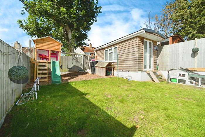 3 Bedroom Terraced House For Sale In Stanstead Crescent, Brighton, BN2