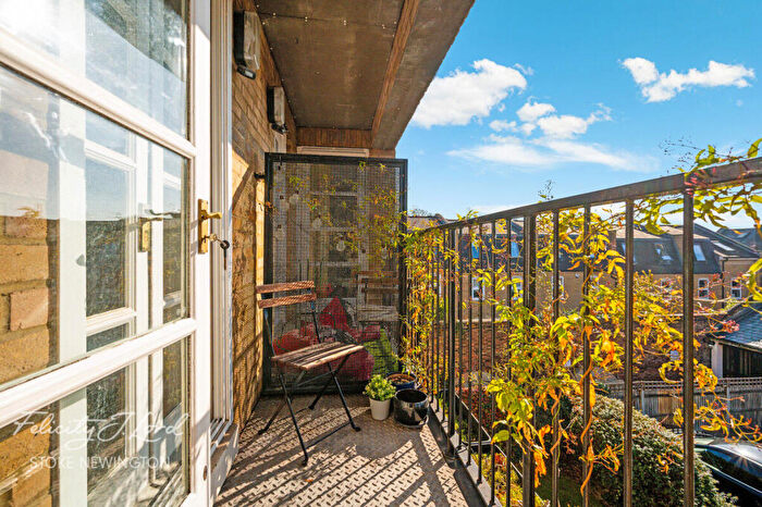 2 Bedroom Flat For Sale In Upper Apartment, Stoke Newington Church Street, London, N16
