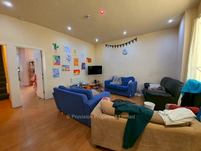 7 Bedroom Terraced House To Rent In Richmond Mount, Hyde Park, Leeds, LS6