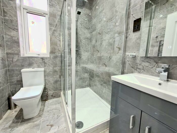 3 Bedroom Flat To Rent In Turnpike Lane, Turnpike Lane, N8