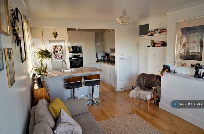 2 Bedroom Flat To Rent In Windley Close, London, SE23