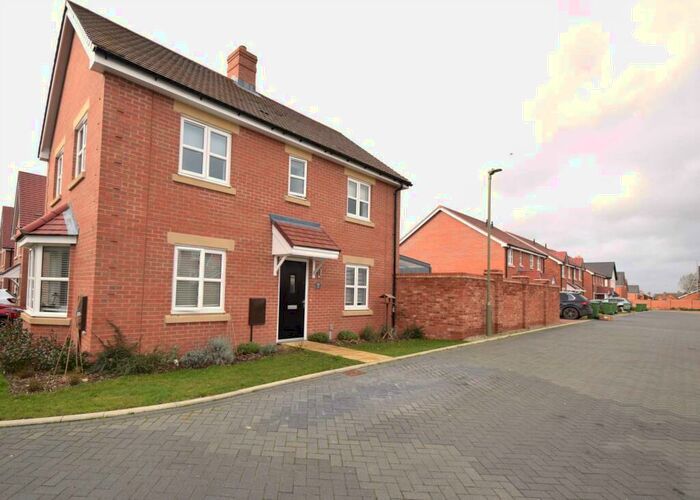 3 Bedroom Detached House For Sale In Lacey Crescent, Chalgrove, OX44