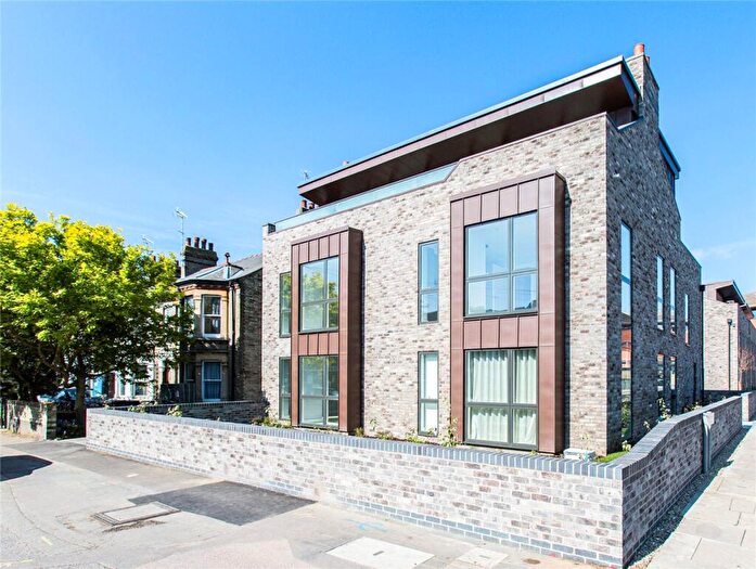 1 Bedroom Apartment To Rent In Westbrook Place, Cambridge, CB4