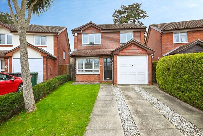 3 Bedroom Detached House For Sale In Claremont Way, Midhurst, GU29