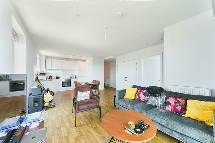 2 Bedroom Apartment To Rent In Seven Sisters London, N15