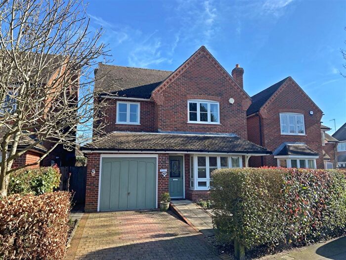 4 Bedroom Detached House For Sale In Hedley Road, Flackwell Heath, HP10
