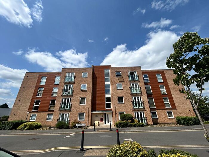 2 Bedroom Flat To Rent In Pavilion Close, Leicester, LE2
