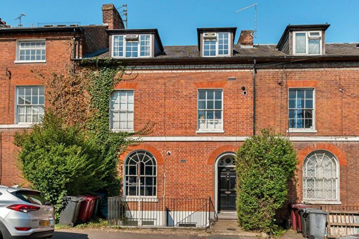 1 Bedroom Apartment To Rent In Russell Street, Reading, RG1