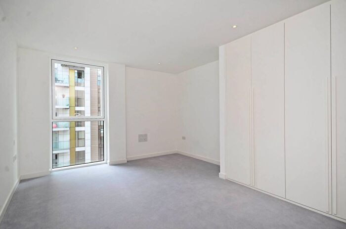 2 Bedroom Flat To Rent In Devan Grove, Stoke Newington, N4