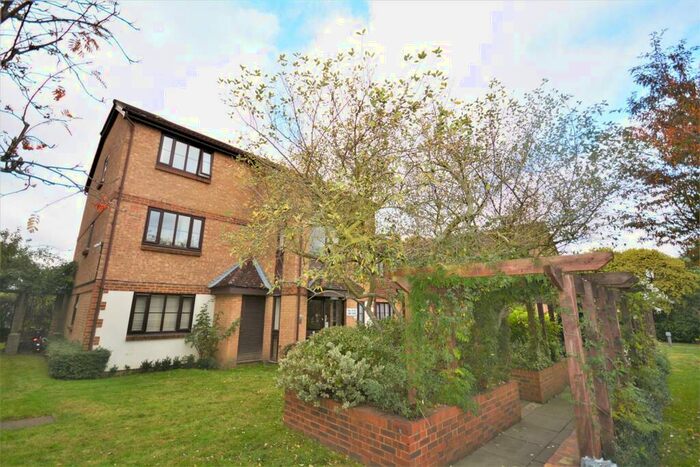 1 Bedroom Flat To Rent In Lewis Road, Colliers Wood Borders, CR4