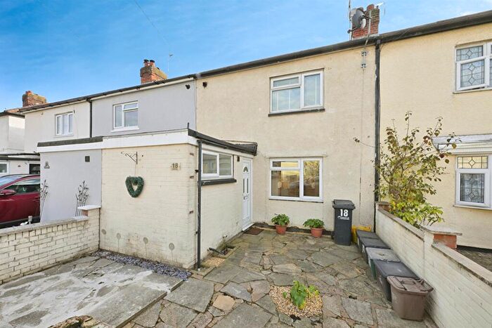 3 Bedroom Terraced House For Sale In Lilac Road, Hoddesdon, EN11