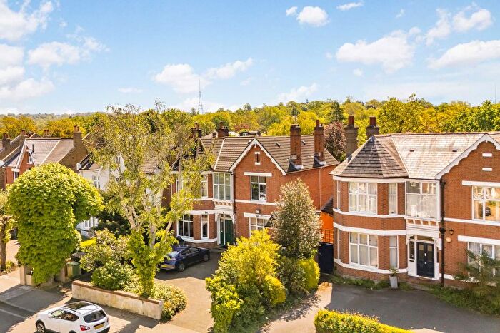 7 Bedroom Property For Sale In Chatsworth Way, Streatham, SE27
