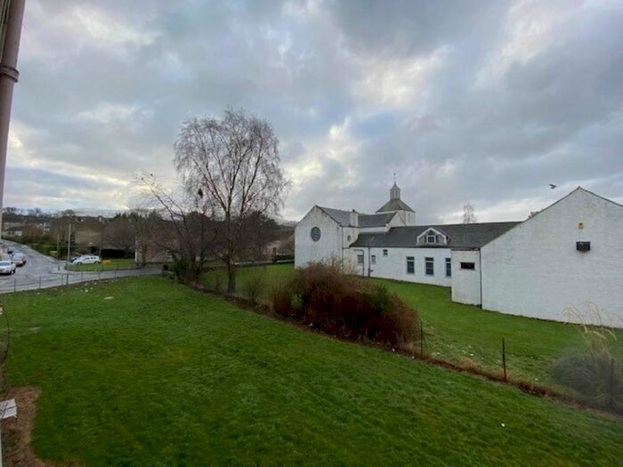 2 Bedroom Flat To Rent In Oxgangs Drive, Oxgangs, Edinburgh EH13