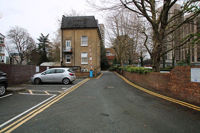 Property To Rent In Viceroy Court, Croydon, CR0